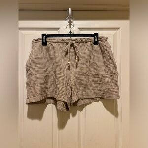 H&M Beige Shorts